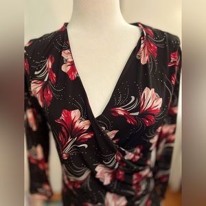 White House Black Market Floral top size Medium